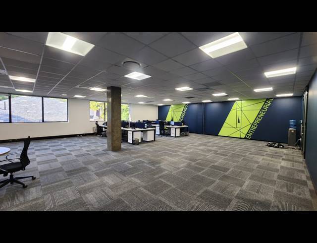 412M² OFFICE TO LET IN HOUGHTON ESTATE